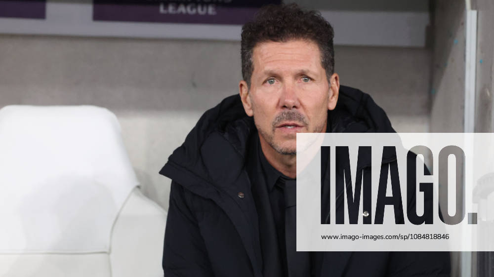Fussball UEFA Champions League, VfB Stuttgart - Atletico Madrid v.l. Diego Simeone Trainer (Atlà tico Madrid) Stuttgart