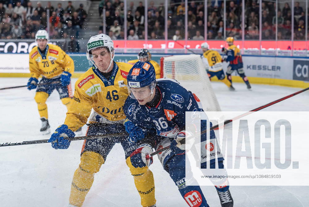Zürich, Swiss Life Arena, National League: ZSC Lions - HC Davos, 46 Dominik Egli (Davos), 36 Simon Knak (ZSC) Zürich Swiss Life Arena Zürich Switzerland