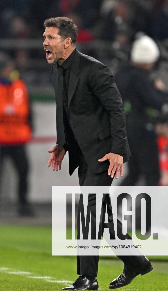 Fussball UEFA Champions-League League 2026 2027, 3.Spieltag, VfB Stuttgart - Atletico Madrid, in der MHP-Arena Stuttgart, Trainer Diego Simeone (Atletico Madrid) schreit