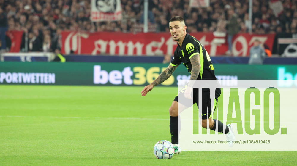 Fussball UEFA Champions League, VfB Stuttgart - Atletico Madrid v.l. Alejandro Grimaldo (Atlà tico Madrid) Stuttgart