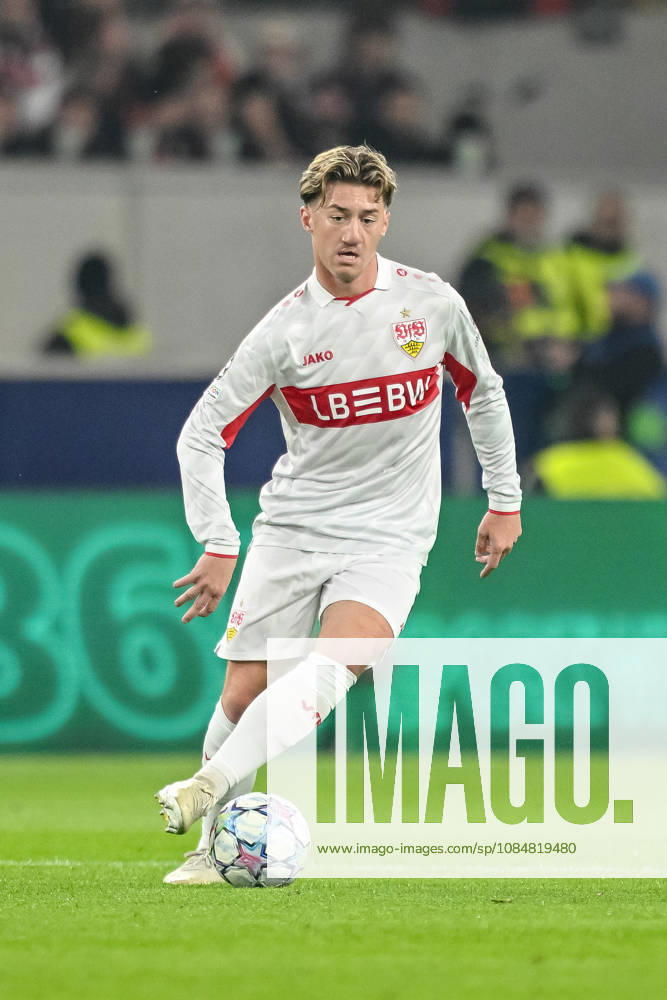 Angelo Stiller (VfB Stuttgart) controls the Ball during the UEFA Champions League 2026 2027 match between Stuttgart and Atlético de Madrid at Arena Stuttgart on October 20, 2026 in Stuttgart, Germany. (Photo by Harry Langer DeFodi Images) -