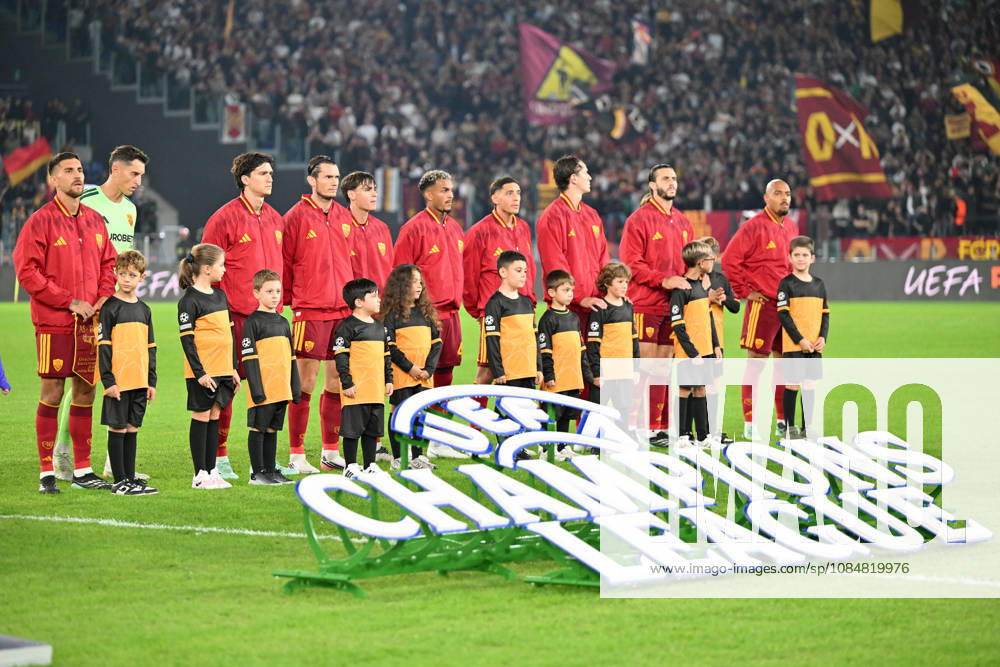 AS Roma v Slovan Bratislava - UEFA Champions League ROME, ITALY - OCTOBER 20 : Players of AS Roma pose for a photo before the Champions League match between AS Roma and Slovan Bratislava at Stadio Olimpico on October 20, 2026 in Rome,Italy. Claudio Pasquazi Anadolu Rome Italy. Editorial use only. Please get in touch for any other usage.