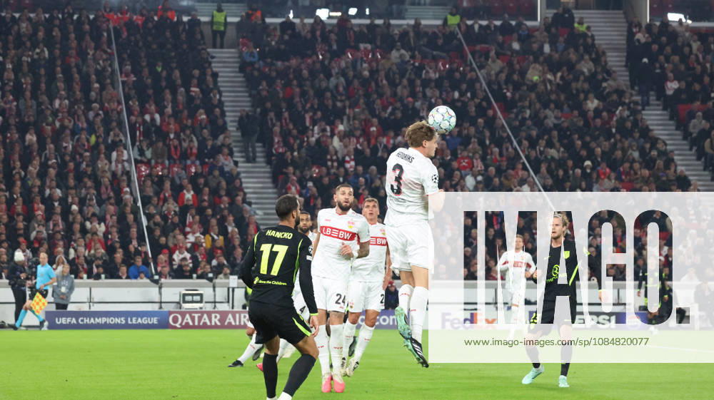 Fussball UEFA Champions League, VfB Stuttgart - Atletico Madrid v.l. Ramon Hendriks (VfB Stuttgart) Stuttgart