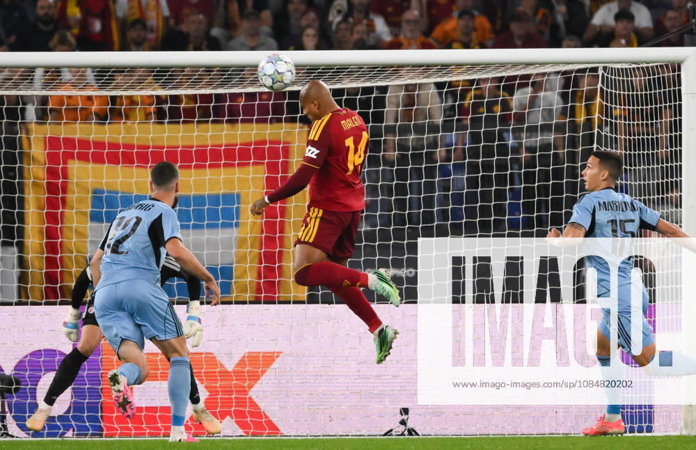 Roma s Donyell Malen (C) in action during the UEFA Champions League soccer match between AS Roma and Slovan Bratislava at the Olimpico stadium in Rome, Italy, 20 October 2026..ANSA ALESSANDRO DI MEO UEFA Champions League - AS Roma Vs Slovan Bratislava - ZUMAa110 20261020_zaf_a110_007