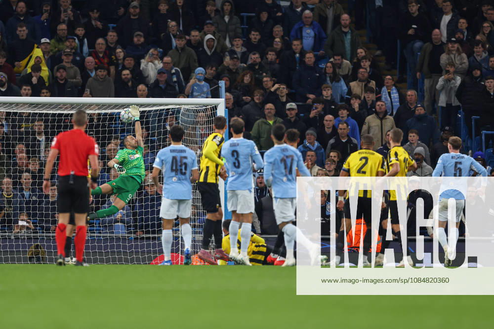 20th October 2026; Etihad Stadium, Manchester, England; UEFA Champions League Football, Manchester City versus AEK Athens; Alberto Brignoli of AEK Athens saves a free kick taken by Enzo Fernandez of Manchester City AidanxHunter