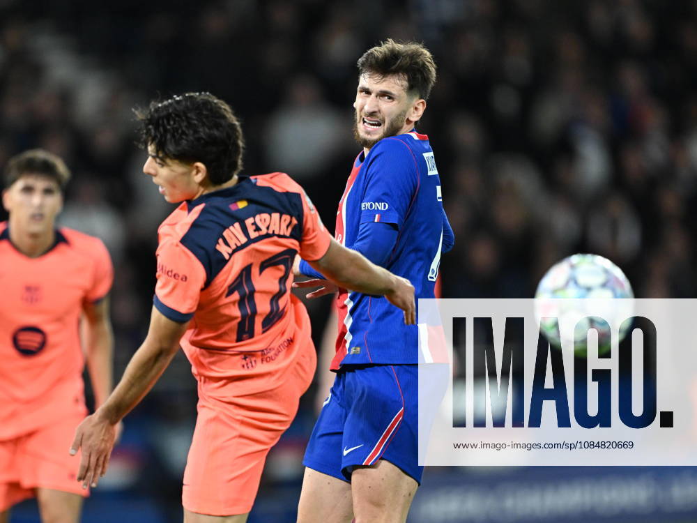 Paris Saint-Germain v Barcelona - UEFA Champions League PARIS, FRANCE - OCTOBER 20: Khvicha Kvaratskhelia (R) of Paris Saint-Germain in action during the UEFA Champions League 2026 27 League Phase MD3 match between Paris Saint-Germain and FC Barcelona, Barca at Parc des Princes on October 20, 2026 in Paris, France. Mustafa Yalcin Anadolu Paris France. Editorial use only. Please get in touch for any other usage.