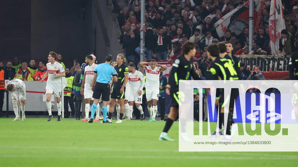 Fussball UEFA Champions League, VfB Stuttgart - Atletico Madrid v.l. Torjubel nach dem Tor zum celebrating the goal celebrate 1:0 durch Jamie Leweling (VfB Stuttgart) Stuttgart