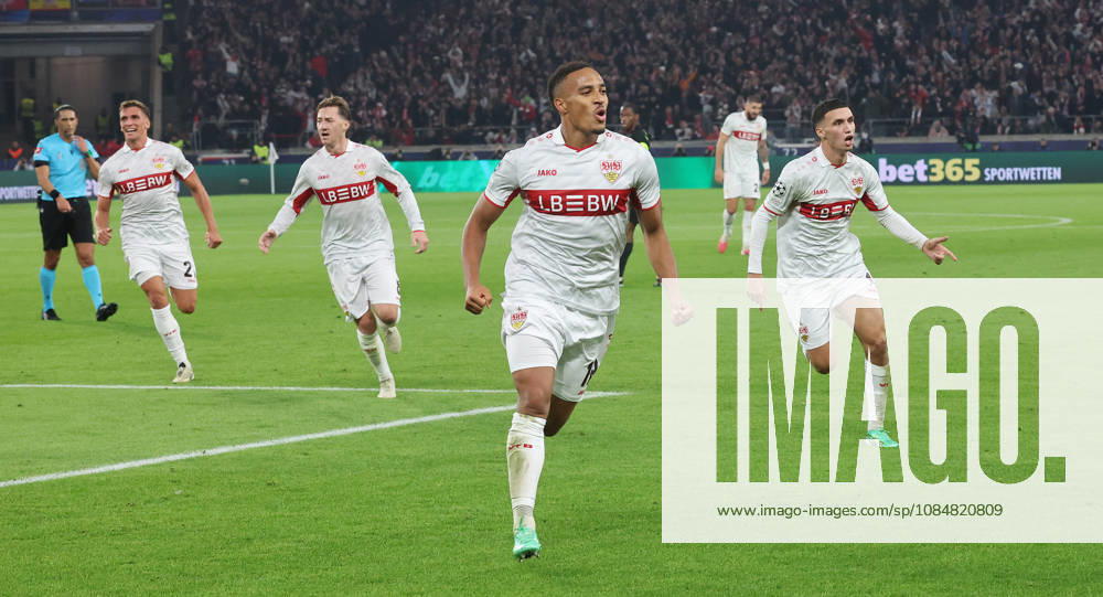 Stuttgart , Fußball UEFA Champions League VfB Stuttgart vs. Atletico Madrid , Jubel Stuttgart nach dem Tor zum 1 . 0 von Jamie Leweling