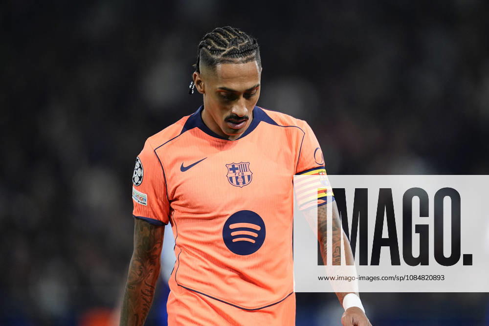 Raphinha of FC Barcelona, Barca looks down during the UEFA Champions League 2026 27 League Phase MD3 match between Paris Saint-Germain and FC Barcelona at Parc des Princes on Octuber 20, 2026, in Paris, France. Paris France - ZUMAa181 20261020_zaa_a181_060