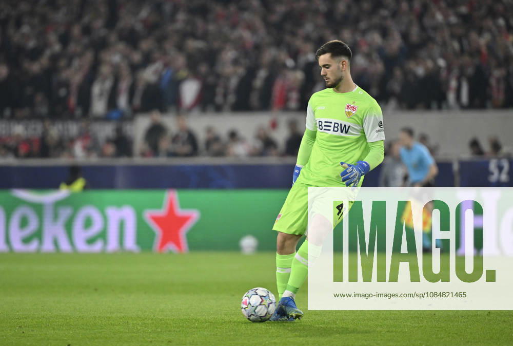 Torwart Dennis Seimen VfB Stuttgart (41) Aktion Champions League VfB Stuttgart vs Atletico Madrid 20.10.2026 DFL REGULATIONS PROHIBIT ANY USE OF PHOTOGRAPHS AS IMAGE SEQUENCES AND OR QUASI-VIDEO Champions League VfB Stuttgart vs Atletico Madrid