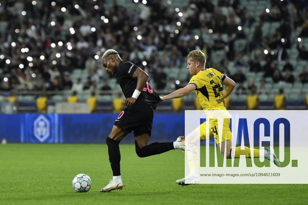 Sabah FC v Borussia Dortmund - UEFA Champions League 2026 27 League Phase MD3 BAKU, AZERBAIJAN - OCTOBER 20: Joy-Lance Mickels of Sabah FC is seen in action under pressure from Joey Veerman of Borussia Dortmund during the UEFA Champions League 2026 27 League Phase MD3 match between Sabah FC and Borussia Dortmund at Tofig Bahramov Stadium on October 20, 2026 in Baku, Azerbaijan. Baku Tofig Bahramov Stadium Azerbaijan