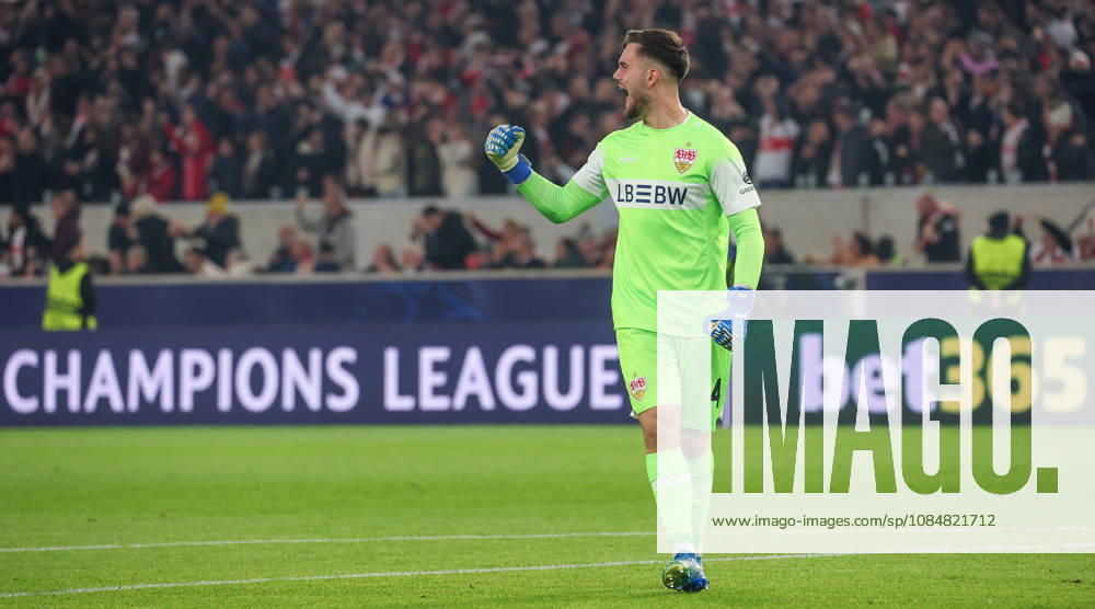 Stuttgart , Fußball UEFA Champions League VfB Stuttgart vs. Atletico Madrid , Dennis Seimen (VfB) jubelt und ballt die Faust
