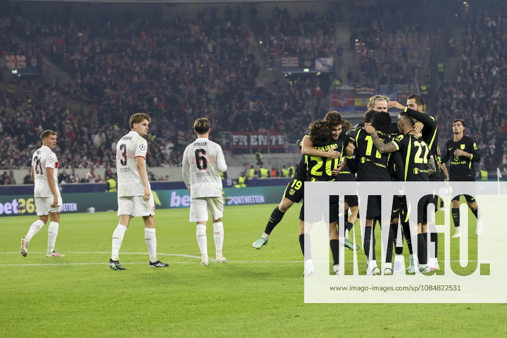 Torjubel Atletico Madrid beim 1:1 durch Julian Alvarez (Atletico Madrid, 19), Freude, Begeisterung, positive Emotionen, Torerfolg , Deutschland, Fussball, UEFA Champions League, 3. Spieltag, 2026 2027, VfB Stuttgart vs. Atletico Madrid, 20.10.2026, Stuttgart Arena Stuttgart Deutschland