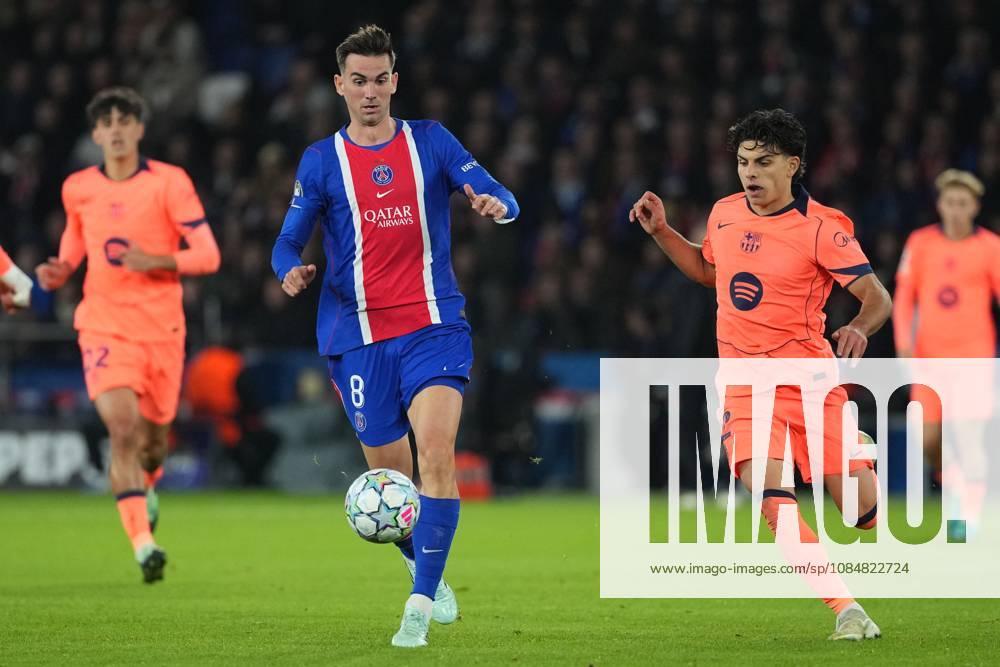 Fabian Ruiz of PSG and Xavi Espart of Barcelona Paris Saint-Germain v Barcelona, UEFA Champions League, Football, Parc des Princes, Paris, France - 20 Oct 2026Paris Parc des Princes France