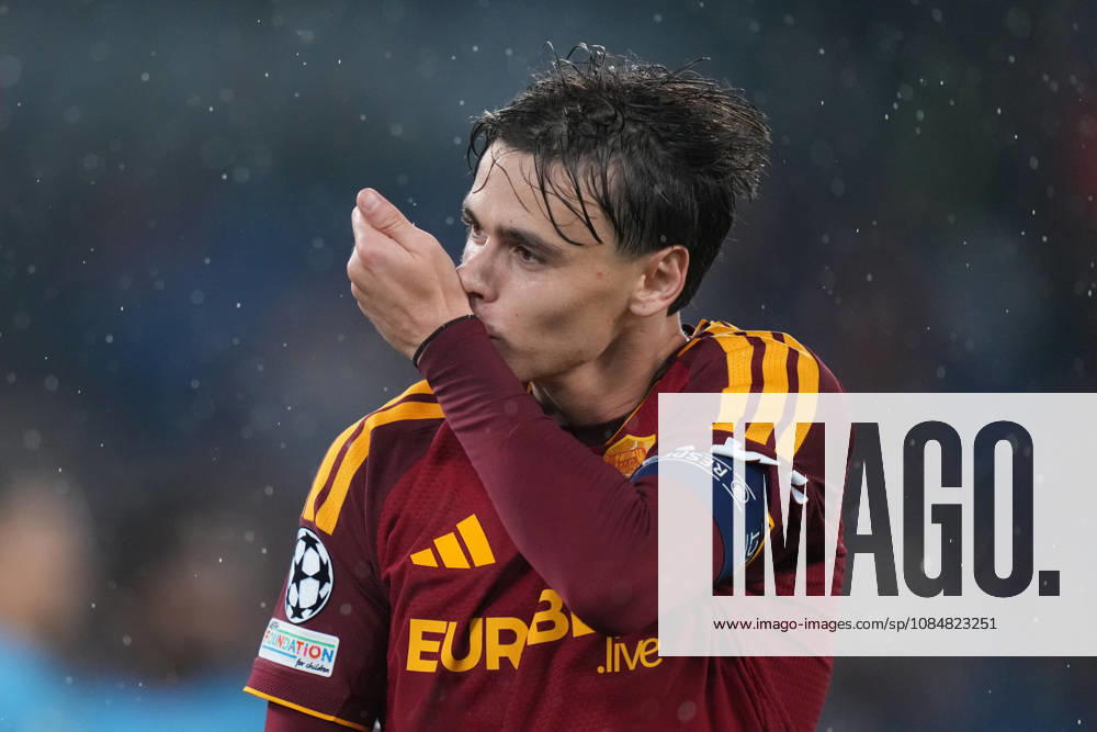 Roma’s Niccolo Pisilli celebrates after scoring during the UEFA Champions League Phase - Matchday 3 soccer match between AS Roma-Slovan Bratislava at the Rome s Olympic stadium, Italy - Tuesday October 20, 2026 - Soccer ( Photo by Alfredo Falcone LaPresse )