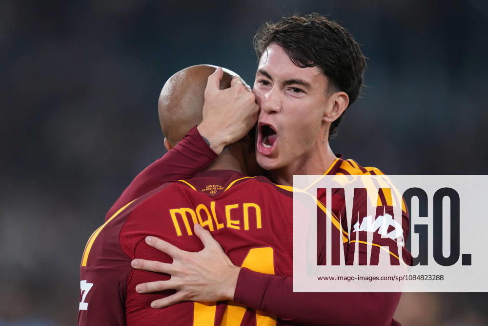 Roma’s Donyell Malen celebrates after scoring during the UEFA Champions League Phase - Matchday 3 soccer match between AS Roma-Slovan Bratislava at the Rome s Olympic stadium, Italy - Tuesday October 20, 2026 - Soccer ( Photo by Alfredo Falcone LaPresse )