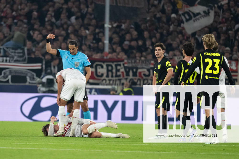 GER, Fussball, Herren, UEFA Champions League, Saison 2026 2027, 3. Spieltag, VfB Stuttgart vs. Atletico Madrid Schiedsrichter Serdar Goezuebueyuek (NED) zeigt Morten Hjulmand ( Atletico Madrid, 23 ) die rote Karte nach einem Foul an Angelo Stiller ( VfB Stuttgart, 06 ). Stuttgart MHP Arena Baden-Württemberg Deutschland