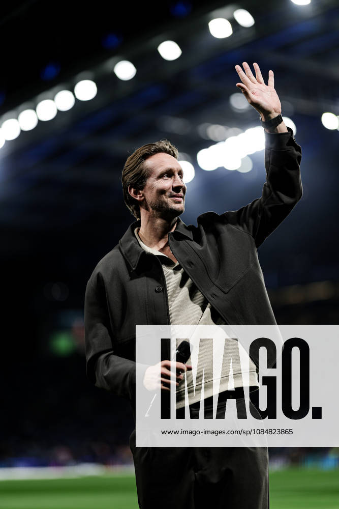 FC Porto v PSV Eindhoven - UEFA Champions League 2026 27 League Phase MD3 Luuk de Jong is honored before the UEFA Champions League 2026 27 League Phase Matchday 3 match between FC Porto and PSV at Estadio do Dragao in Porto, Portugal, on October 20, 2026. porto Porto Portugal