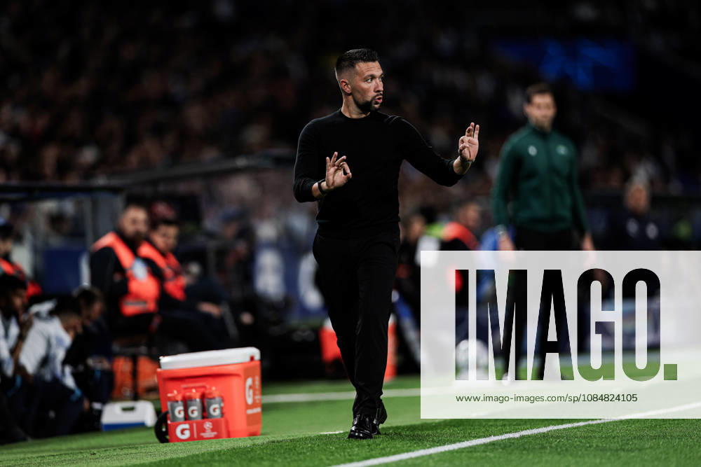 FC Porto v PSV Eindhoven - UEFA Champions League 2026 27 League Phase MD3 Francesco Farioli, head coach of FC Porto, is pictured during the UEFA Champions League 2026 27 League Phase Matchday 3 match between FC Porto and PSV at Estadio do Dragao in Porto, Portugal, on October 20, 2026. porto Porto Portugal