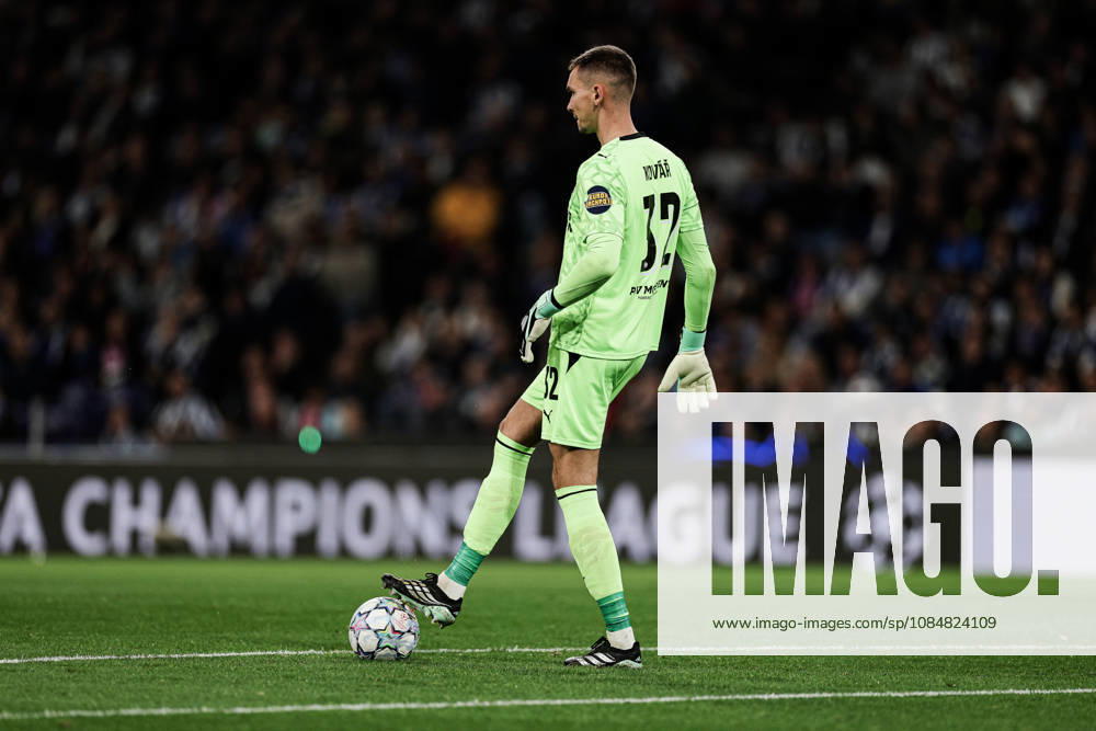 FC Porto v PSV Eindhoven - UEFA Champions League 2026 27 League Phase MD3 Matej Kovar of PSV is in action during the UEFA Champions League 2026 27 League Phase Matchday 3 match between FC Porto and PSV at Estadio do Dragao in Porto, Portugal, on October 20, 2026. porto Porto Portugal