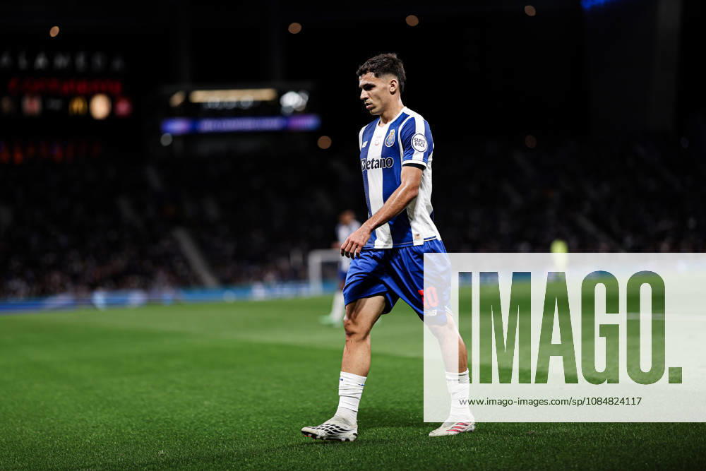 FC Porto v PSV Eindhoven - UEFA Champions League 2026 27 League Phase MD3 Gabriel Veiga of FC Porto is in action during the UEFA Champions League 2026 27 League Phase MD3 match between FC Porto and PSV at Estadio do Dragao in Porto, Portugal, on October 20, 2026. porto Porto Portugal