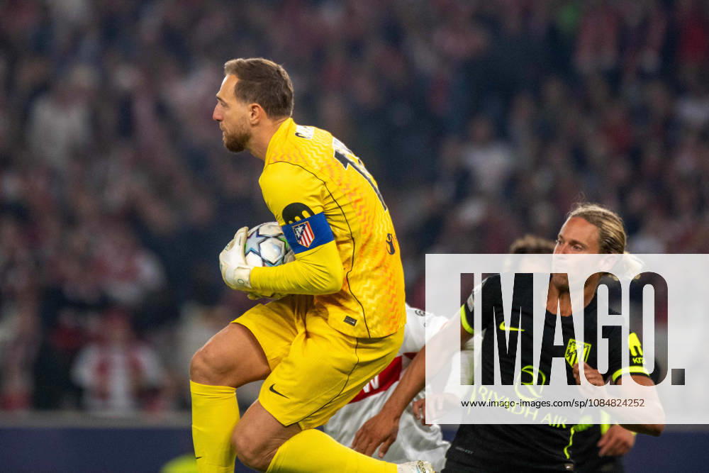 Torwart Jan Oblak (Atletico Madrid) und Marcos Llorente (Atletico Madrid). Deutschland, Stuttgart, 20.10.2026, Fussball, UEFA Champions League: VfB Stuttgart vs Atledico Madrid, Saison 2026 2027, Match Day 3, MHP Arena