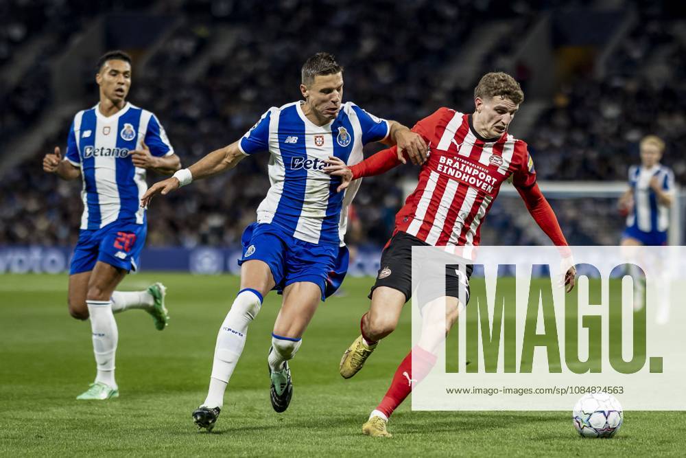 PORTO - (lr) Jan Bednarek of FC Porto and Guus Til of PSV Eindhoven during the UEFA Champions League match between FC Porto and PSV Eindhoven at the Estadio Do Dragao, on 20 October 2026 in Porto, Portugal. MORITZ MUELLER ANP ANPxSportx IVx 573102906 originalFilename: 573102906
