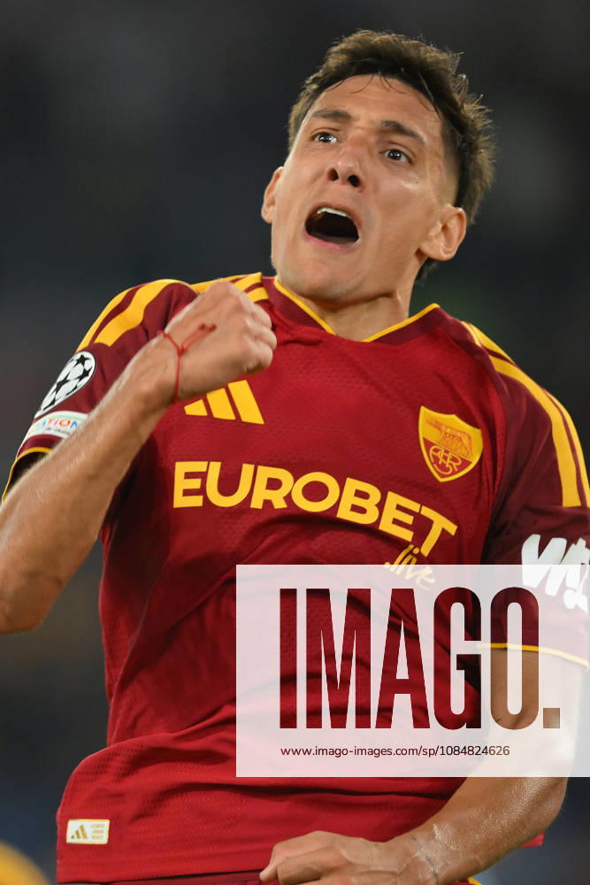 AS Roma v Slovan Bratislava - UEFA Champions League ROME, ITALY - OCTOBER 20 : Nahuer Molina (20) of AS Roma celebrates after scoring a goal during the Champions League match between AS Roma and Slovan Bratislava at Stadio Olimpico on October 20 ,2026 in Rome, Italy. Claudio Pasquazi Anadolu Rome Italy. Editorial use only. Please get in touch for any other usage.
