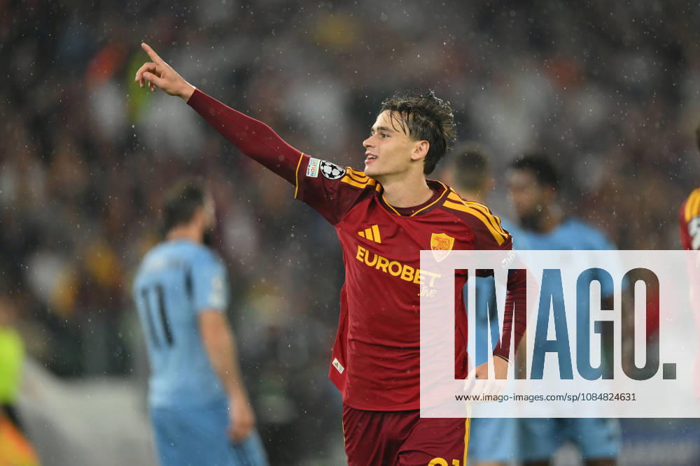 AS Roma v Slovan Bratislava - UEFA Champions League ROME, ITALY - OCTOBER 20 : Nicolo’ Pisilli of AS Roma celebrates after scoring a goal during the Champions League match between AS Roma and Slovan Bratislava at Stadio Olimpico on October 20 ,2026 in Rome, Italy. Claudio Pasquazi Anadolu Rome Italy. Editorial use only. Please get in touch for any other usage.