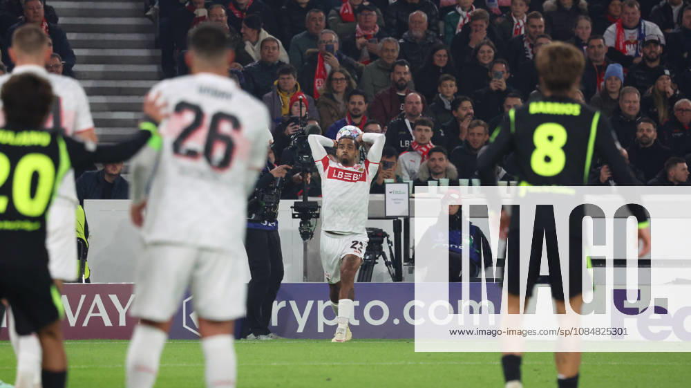 Fussball UEFA Champions League, VfB Stuttgart - Atletico Madrid v.l. Lorenz Assignon (VfB Stuttgart) Stuttgart