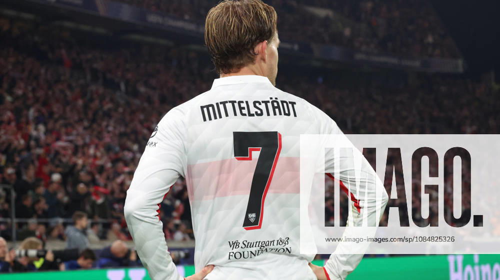 Fussball UEFA Champions League, VfB Stuttgart - Atletico Madrid v.l. Maximilian Mittelstädt (VfB Stuttgart) Stuttgart