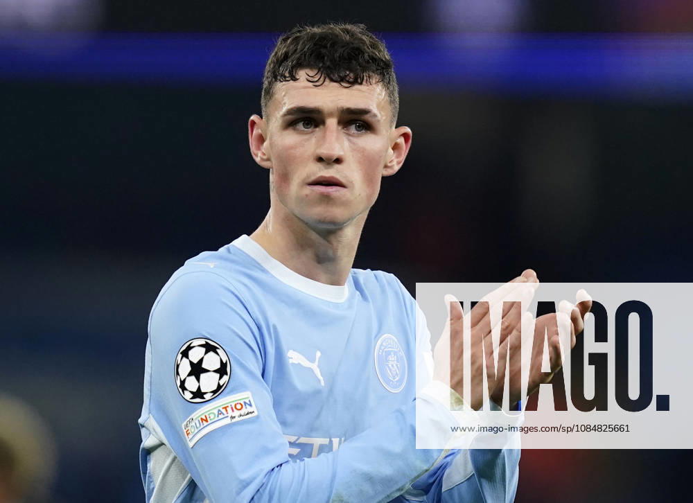 Manchester, England, 20th October 2026. Phil Foden of Manchester City claps the fans during the Manchester City vs AEK Athens UEFA Champions League match at the Etihad Stadium, Manchester. Picture credit should read: Andrew Yates Sportimage . SPI_062_AY_ManCity__Athens SPI-5090-0062