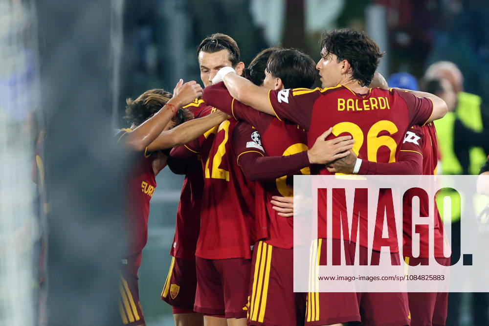SOCCER - UEFA Champions League - AS Roma vs. Slovan Bratislava Photo by IPA ABACAPRESS.COM89962977 - Rome, Italy - October 20, 2026: Mario Hermoso (center back) of AS Roma scores a goal and celebrates with his teammates during the 2026-2027 UEFA Champions League soccer match between AS Roma and Slovan Bratislava at the Olympic Stadium in Rome. Roma Italy