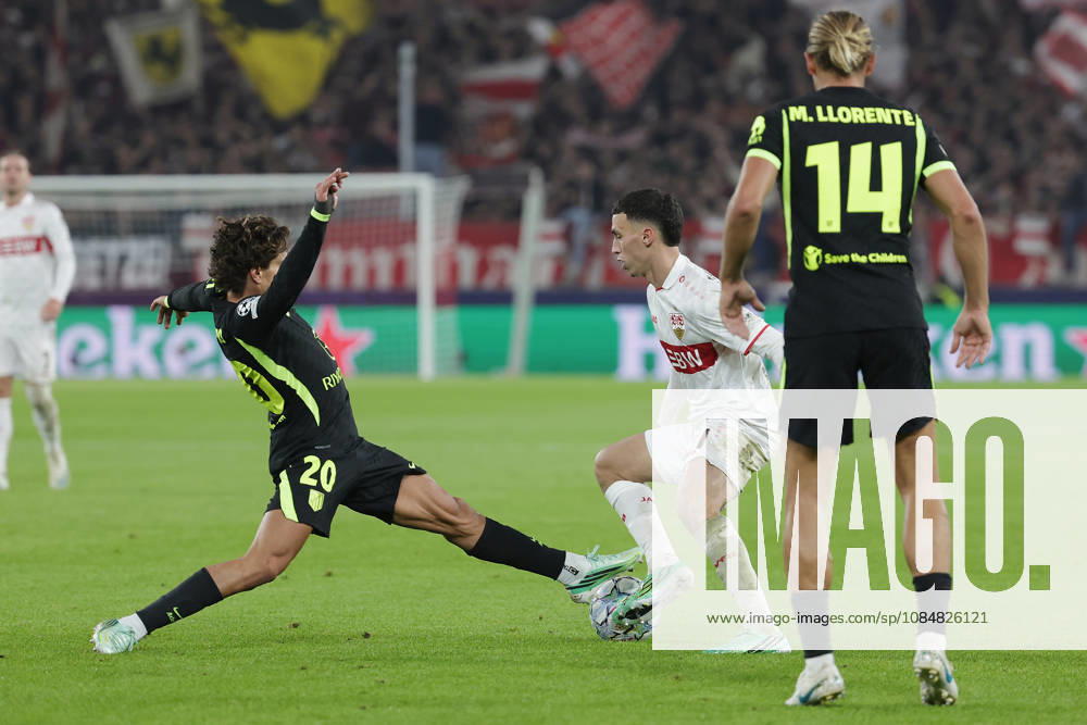 Im Bild: v.li. Giuliano Simeone (Atletico Madrid, 20) gegen Bilal El Khannouss (VfB Stuttgart, 11) und daneben Marcos Llorente (Atletico Madrid, 14) 20.10.2026, VfB Stuttgart - Atletico Madrid, UEFA Champions League, 3. Spieltag, Deutschland, Stuttgart, MHP Arena, DFL REGULATIONS PROHIBIT ANY USE OF PHOTOGRAPHS AS IMAGE SEQUENCES AND OR QUASI-VIDEO.