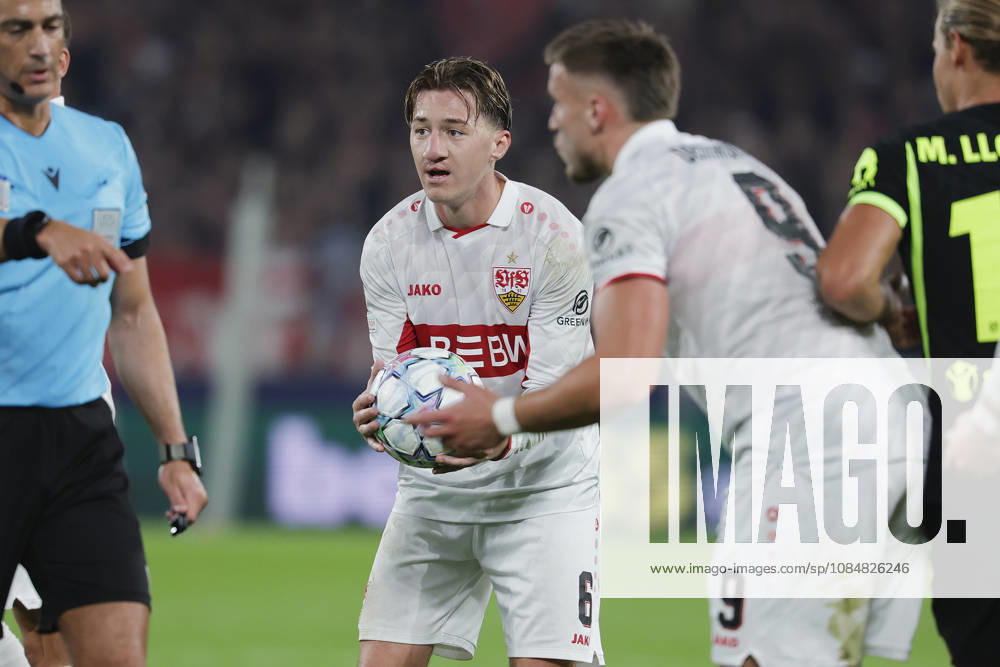 Im Bild: Verwunderung bei v.li. Angelo Stiller (VfB Stuttgart, 6) und Ermedin Demirovic (VfB Stuttgart, 9) 20.10.2026, VfB Stuttgart - Atletico Madrid, UEFA Champions League, 3. Spieltag, Deutschland, Stuttgart, MHP Arena, DFL REGULATIONS PROHIBIT ANY USE OF PHOTOGRAPHS AS IMAGE SEQUENCES AND OR QUASI-VIDEO.
