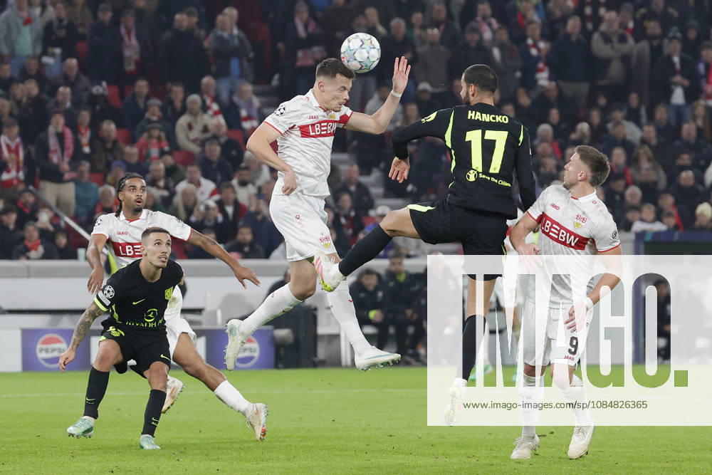 Im Bild: v.li. Dzenan Pejcinovic (VfB Stuttgart, 25) mit dem Kopfball gegen David Hancko (Atletico Madrid, 17) 20.10.2026, VfB Stuttgart - Atletico Madrid, UEFA Champions League, 3. Spieltag, Deutschland, Stuttgart, MHP Arena, DFL REGULATIONS PROHIBIT ANY USE OF PHOTOGRAPHS AS IMAGE SEQUENCES AND OR QUASI-VIDEO.