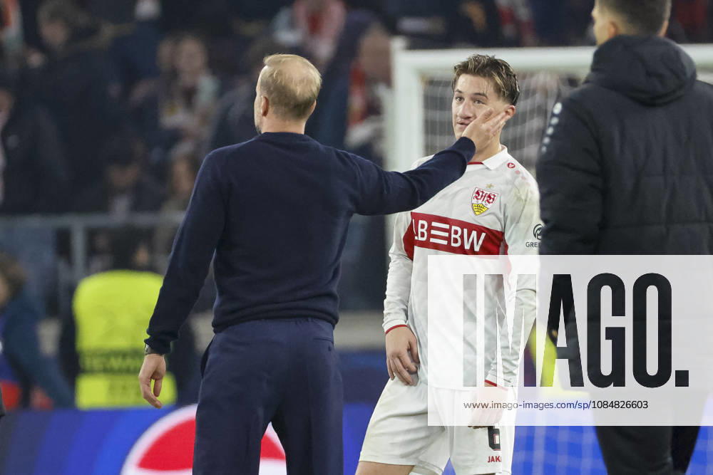 Sebastian Hoeneß, Hoeness (VfB Stuttgart, Trainer) und Angelo Stiller (VfB Stuttgart, 06) nach dem Spiel , Deutschland, Fussball, UEFA Champions League, 3. Spieltag, 2026 2027, VfB Stuttgart vs. Atletico Madrid, 20.10.2026, Stuttgart Arena Stuttgart Deutschland