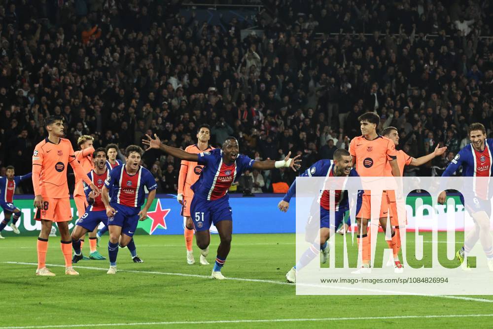 PSG BARCELONE PHOTOPQR LE PARISIEN LP Fred Dugit ; Paris ; 20 10 2026 ; Sports Parc des Princes à Paris (XVIe), le 20 10 2026 Ligue des champions de football PSG-Barcelone joie but Lucas Hernandez LP Fred Dugit CHAMPIONS LEAGUE ; PSG BARCELONA