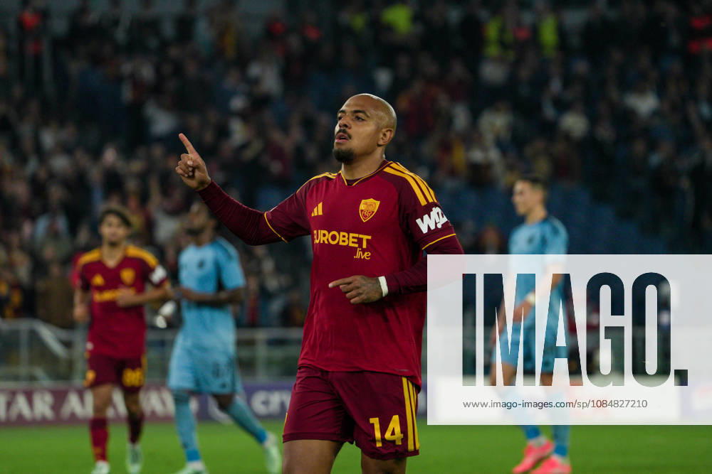 IPA89965266 - Donyell Malen of AS Roma during the AS Roma vs. Slovan Bratislava UEFA Champions League soccer match in Rome, Italy, on October 20, 2026