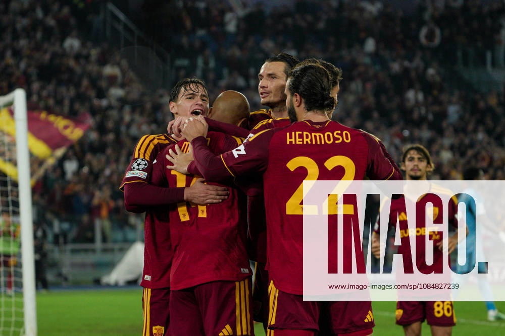 IPA89965280 - Niccolo Pisilli of AS Roma and Donyell Malen of AS Roma during the AS Roma vs. Slovan Bratislava UEFA Champions League soccer match in Rome, Italy, on October 20, 2026