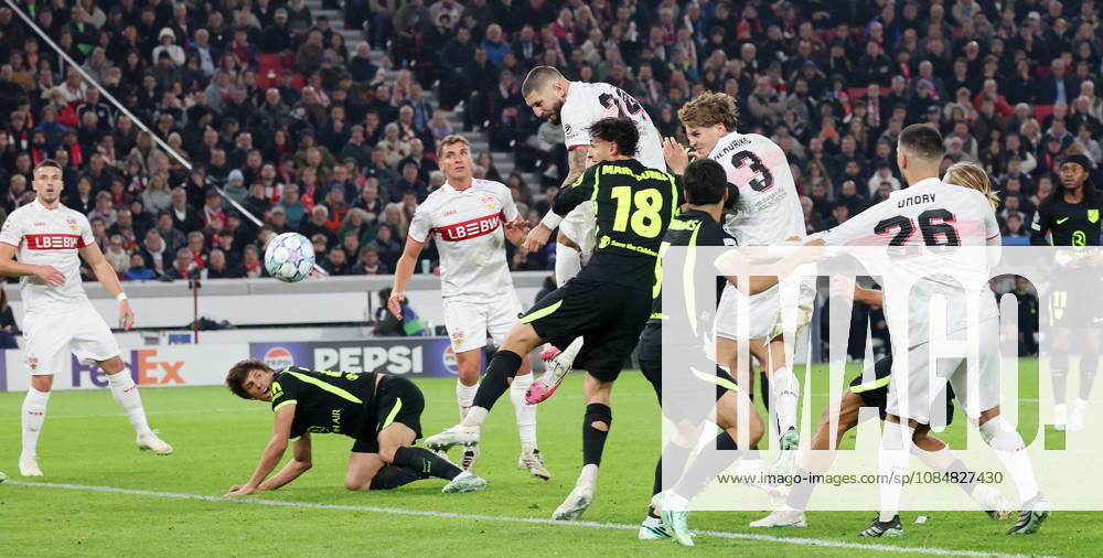 Stuttgart , Fußball UEFA Champions League VfB Stuttgart vs. Atletico Madrid , Kopfball von Jeff Chabot ( VfB )