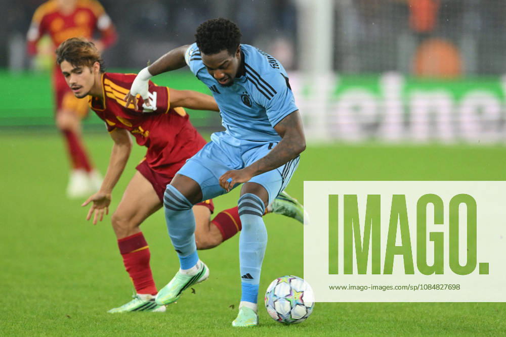 SOCCER - UEFA Champions League - AS Roma vs. Slovan Bratislava Photo by IPA ABACAPRESS.COM89965259 - Sandro Cruz of Slovan Bratislava under pressure from Rodrigo Mora of Roma during the UEFA Champions League soccer match between Roma and Slovan Bratislava at the Stadio Olimpico on October 20, 2026, in Rome, Lazio. During the AS Roma vs. Slovan Bratislava UEFA Champions League soccer match in Rome, Italy, on October 20, 2026 Rome Italy