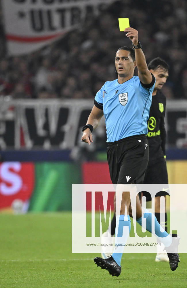 Schiedsrichter Referee Serdar Goezuebueyuek (NED) zeigt Maximilian Mittelstaedt VfB Stuttgart (07) (nicht im Bild) gelbe Karte gelb Verwarnung Champions League VfB Stuttgart vs Atletico Madrid 20.10.2026 DFL REGULATIONS PROHIBIT ANY USE OF PHOTOGRAPHS AS IMAGE SEQUENCES AND OR QUASI-VIDEO Champions League VfB Stuttgart vs Atletico Madrid