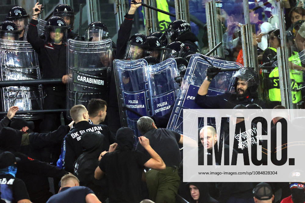 SOCCER - UEFA Champions League - AS Roma vs. Slovan Bratislava Photo by IPA ABACAPRESS.COM89965645 - Rome, Italy - October 20, 2026: Clashes between Bratislava fans and police during the 2026-2027 UEFA Champions League soccer match between AS Roma and SK Slovan Bratislava at the Olympic Stadium in Rome. Roma Italy