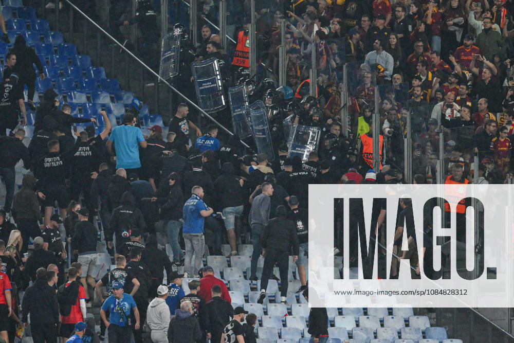 SOCCER - UEFA Champions League - AS Roma vs. Slovan Bratislava Photo by IPA ABACAPRESS.COM89965296 - Clashes between fans in the stands during the UEFA Champions League soccer match between Roma and Slovan Bratislava at the Olimpico Stadium on October 20, 2026, in Rome, Lazio. During the AS Roma vs. Slovan Bratislava UEFA Champions League soccer match in Rome, Italy, on October 20, 2026 Rome Italy