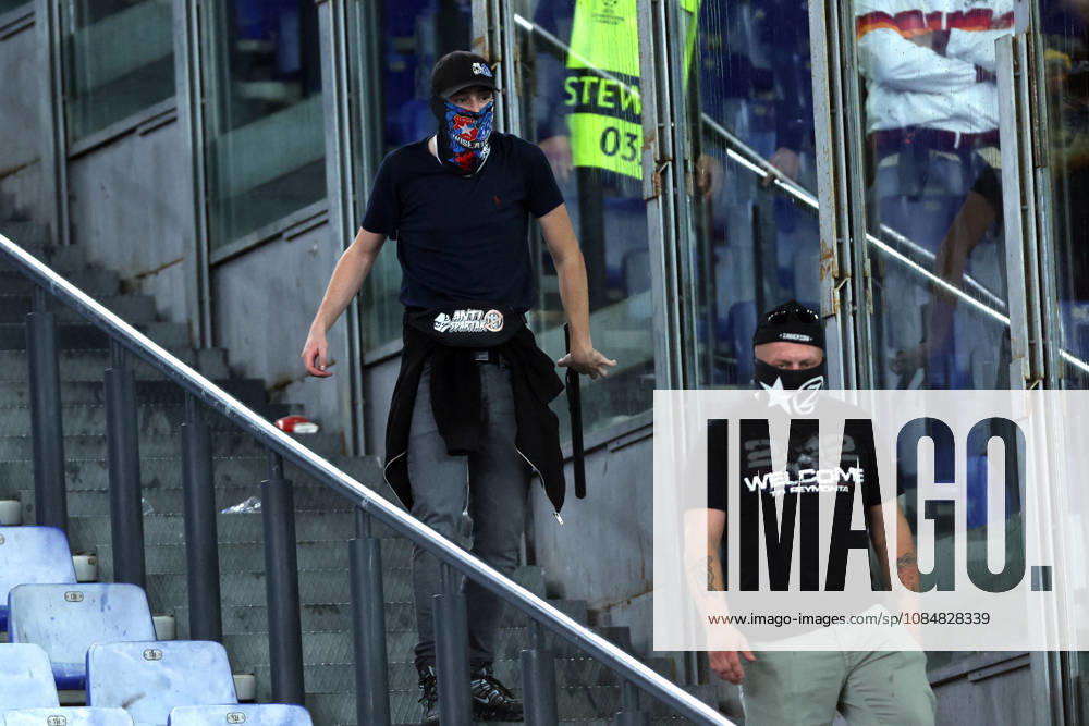 SOCCER - UEFA Champions League - AS Roma vs. Slovan Bratislava Photo by IPA ABACAPRESS.COM89965654 - Rome, Italy - October 20, 2026: Clashes between Bratislava fans and police during the 2026-2027 UEFA Champions League soccer match between AS Roma and SK Slovan Bratislava at the Olympic Stadium in Rome. Roma Italy