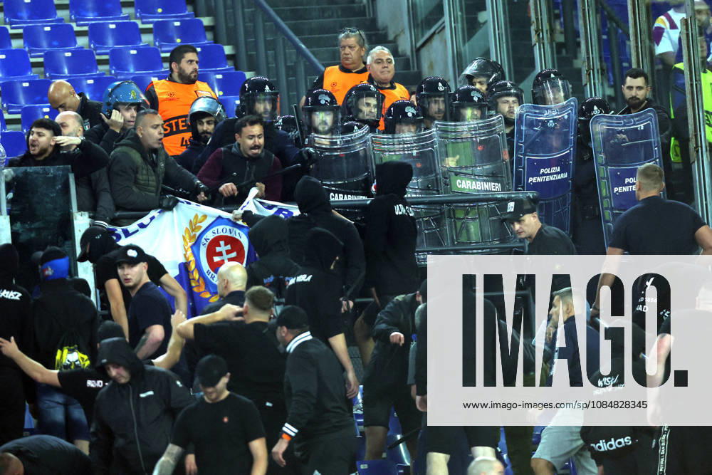 SOCCER - UEFA Champions League - AS Roma vs. Slovan Bratislava Photo by IPA ABACAPRESS.COM89965657 - Rome, Italy - October 20, 2026: Clashes between Bratislava fans and police during the 2026-2027 UEFA Champions League soccer match between AS Roma and SK Slovan Bratislava at the Olympic Stadium in Rome. Roma Italy