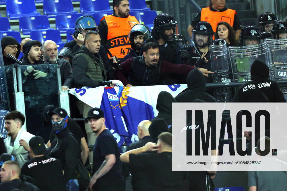 SOCCER - UEFA Champions League - AS Roma vs. Slovan Bratislava Photo by IPA ABACAPRESS.COM89965672 - Rome, Italy - October 20, 2026: Clashes between Bratislava fans and police during the 2026-2027 UEFA Champions League soccer match between AS Roma and SK Slovan Bratislava at the Olympic Stadium in Rome. Roma Italy