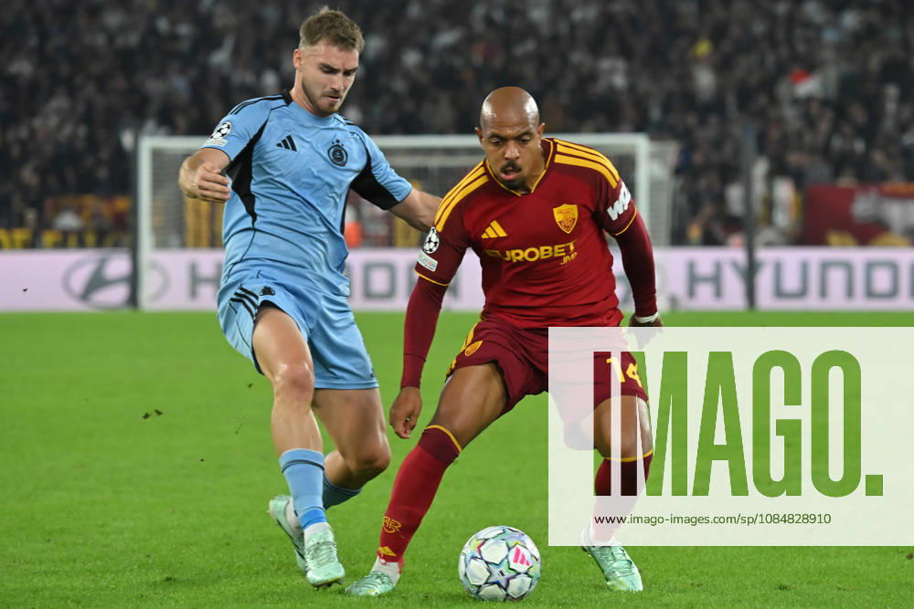 2026,Roma-Slovan Bratislava Peter Pokorny of Slovan Bratislava,Donyell Malen of Roma during the Champions League match Championship phase Matchday 3 Roma-Slovan Bratislava at the Stadio Olimpico. Rome (Italy), October 20, 2026 during the Champions League match Championship phase Matchday 3 Roma-Slovan Bratislava at the Stadio Olimpico. Rome (Italy), October 20, 2026 Imago-images Emmefoto