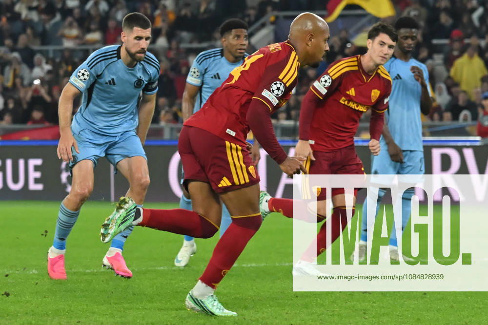 2026,Roma-Slovan Bratislava Donyell Malen of Roma celebrates scoring his goal during the Champions League match Championship phase Matchday 3 Roma-Slovan Bratislava at the Stadio Olimpico. Rome (Italy), October 20, 2026 during the Champions League match Championship phase Matchday 3 Roma-Slovan Bratislava at the Stadio Olimpico. Rome (Italy), October 20, 2026 Imago-images Emmefoto